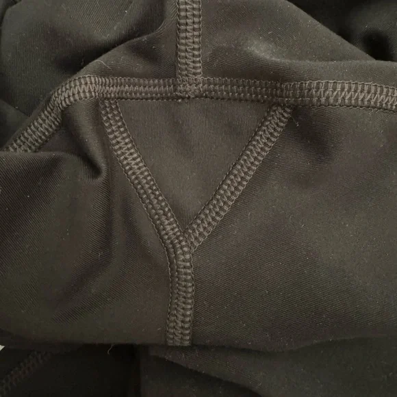 Girlfriend Collective Black Leggings with Pockets - Picture 7 of 7